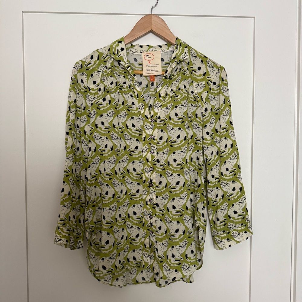Conversations By Anthropologie 16 of 52 Blouse Sz 2 Green Cats Print Button Up